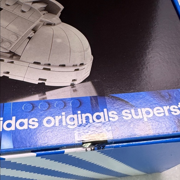 Lego Icons Adidas Superstar Building Set Black and White Retired New Unopened - Picture 7 of 7